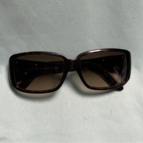 PRADA SUNGLASSES - Picture 4 of 11